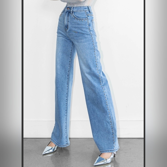Stylish Women's Denim Flare Jeans - Picture 1 of 6